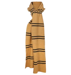 Warner Bros Authentic Lochaven Hufflepuff Scarf -Harrypotter Sales Shop HufflepuffScarf1 2 600x633px