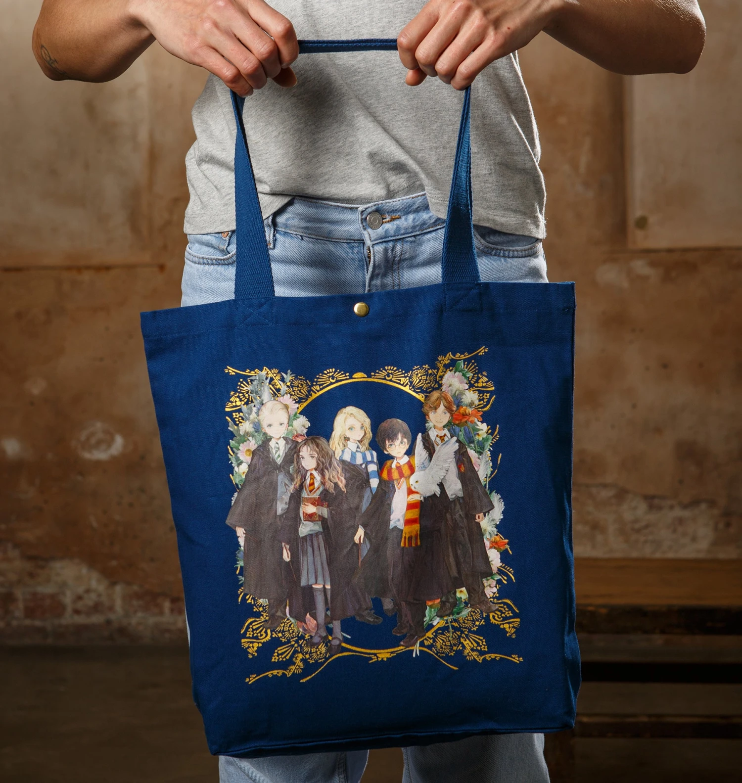 Warner Bros Yume Hogwarts Students Tote 2 Warner Bros Yume Hogwarts Students Tote - Image 2
